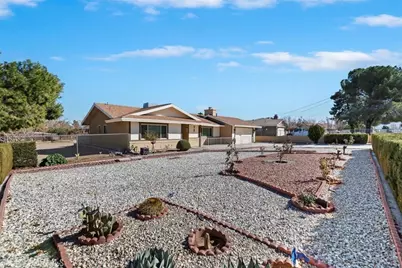 8949 Camphor, Hesperia, CA 92345 - Photo 9