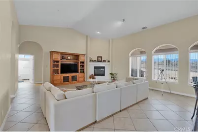 6086 Pythagoras, Oak Hills, CA 92344 - Photo 13