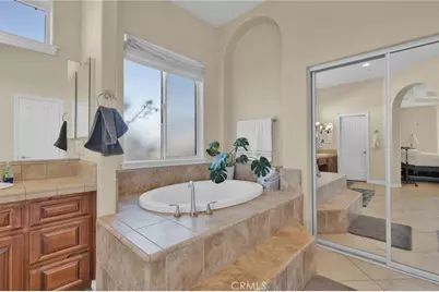 6086 Pythagoras, Oak Hills, CA 92344 - Photo 29