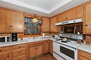 24194 Zurich, Crestline, CA 92325 - Photo 33