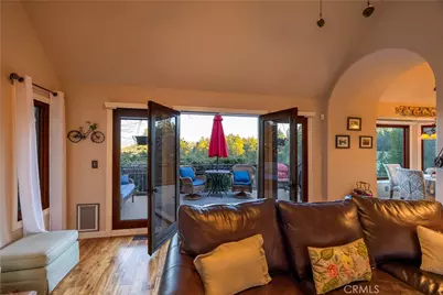 26335 Walnut Hills Drive, Lake Arrowhead, CA 92352 - Photo 5