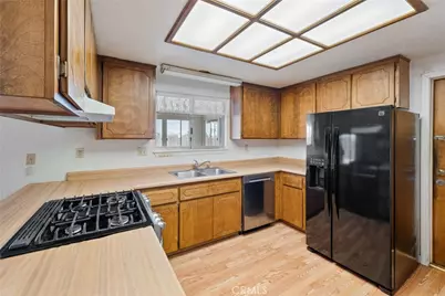 15878 Jasmine, Victorville, CA 92395 - Photo 7