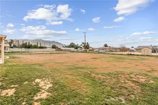 10636 Kiavan Rd, Apple Valley, CA 92308 - Photo 19