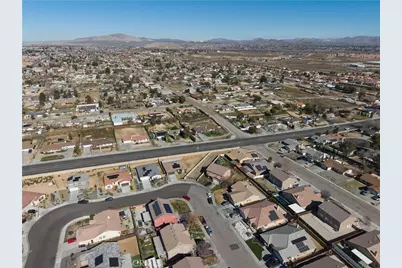 16664 Hawks Hill, Victorville, CA 92395 - Photo 31