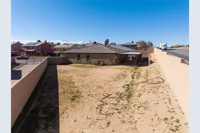 16664 Hawks Hill, Victorville, CA 92395 - Photo 29