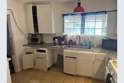 122 E Bowen, Perris, CA 92571 - Photo 5