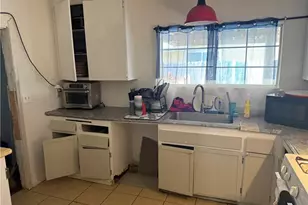 122 E Bowen, Perris, CA 92571 - Photo 5