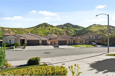 20346 Symphony, Riverside, CA 92507 - Photo 5