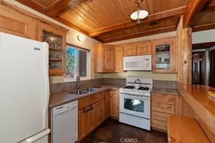687 Villa Grove, Big Bear City, CA 92314 - Photo 11