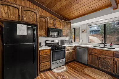 1414 Klamath, Big Bear Lake, CA 92314 - Photo 7