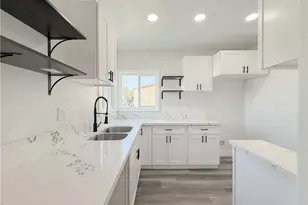 220 W 98th St, Los Angeles, CA 90003 - Photo 9