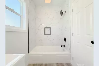 220 W 98th Street, Los Angeles, CA 90003 - Photo 17