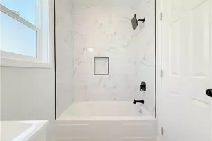 220 W 98th St, Los Angeles, CA 90003 - Photo 17