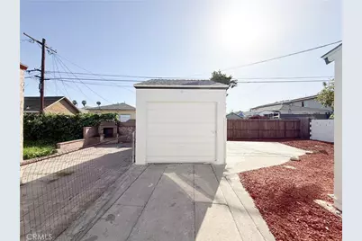 220 W 98th Street, Los Angeles, CA 90003 - Photo 25
