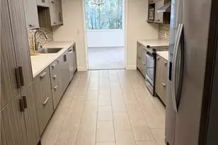 241 S Reeves Dr, Beverly Hills, CA 90212 - Photo 3