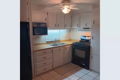 575 S Lyon Avenue #142, Hemet, CA 92543 - Photo 5