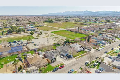 38738 Puerta Ave, Palmdale, CA 93550 - Photo 43
