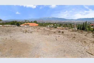 6204 Claridge Drive, Riverside, CA 92506 - Photo 9