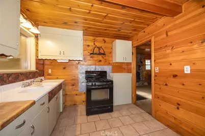 1070 Comanche, Fawnskin, CA 92333 - Photo 31