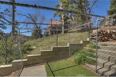 26520 Walnut Hills Drive, Lake Arrowhead, CA 92352 - Photo 35