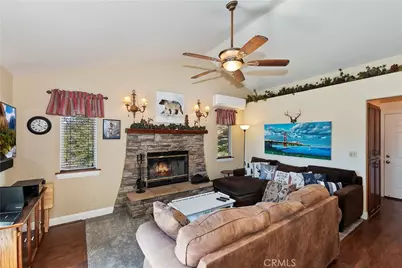 26520 Walnut Hills Drive, Lake Arrowhead, CA 92352 - Photo 9