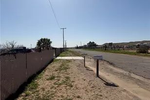 36633 Hidden River, Hinkley, CA 92347 - Photo 15