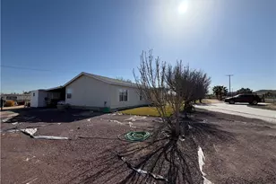 36633 Hidden River, Hinkley, CA 92347 - Photo 3