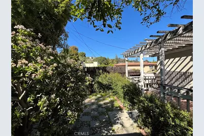 2051 N Catalina Street, Los Angeles, CA 90027 - Photo 11