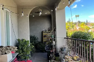 2051 N Catalina St, Los Angeles, CA 90027 - Photo 3