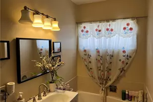 2051 N Catalina St, Los Angeles, CA 90027 - Photo 17