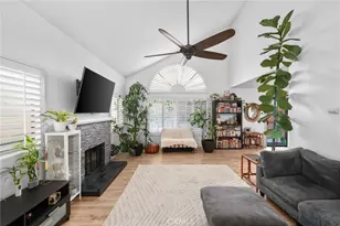 2160 Falcon Crest Dr, Riverside, CA 92506 - Photo 5