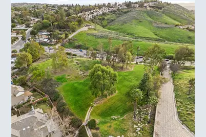 2160 Falcon Crest Drive, Riverside, CA 92506 - Photo 35