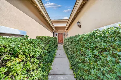 43922 Carentan, Temecula, CA 92592 - Photo 3