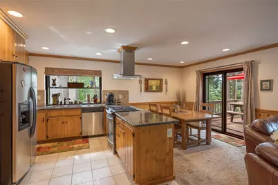 414 Pioneer, Lake Arrowhead, CA 92352 - Photo 9