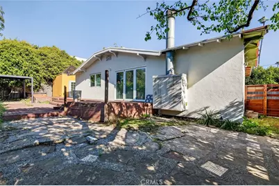 2010 Linden Avenue, Venice, CA 90291 - Photo 1