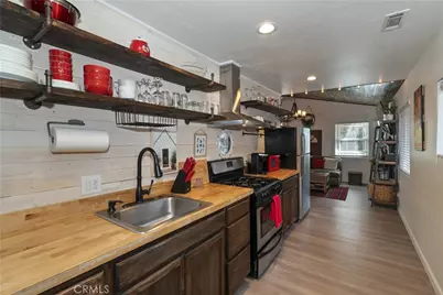 44634 Barton, Sugarloaf, CA 92386 - Photo 13