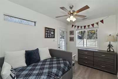 44634 Barton, Sugarloaf, CA 92386 - Photo 21