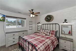 44634 Barton, Sugarloaf, CA 92386 - Photo 17