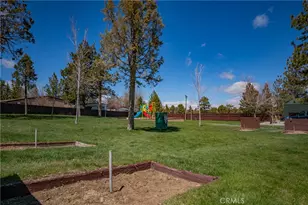 391 Montclair Dr, Big Bear City, CA 92314 - Photo 35