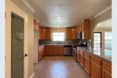 1049 Evergreen Court, Redlands, CA 92374 - Photo 9