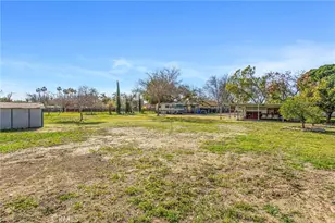 193 N Maple Ave, Fontana, CA 92335 - Photo 25