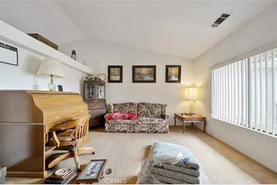 10217 Mount Shasta, Hesperia, CA 92345 - Photo 5