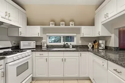 1946 Nob Hill, Running Springs, CA 92382 - Photo 11