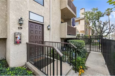 18958 Sherman #19, Reseda, CA 91335 - Photo 5