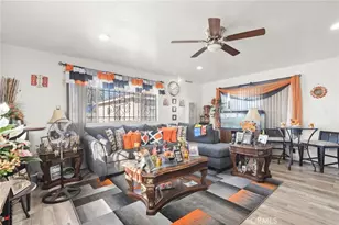 553 W 109th, Los Angeles, CA 90044 - Photo 17