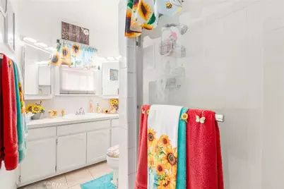 553 W 109th, Los Angeles, CA 90044 - Photo 25