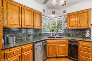 3095 Pepper Tree Ln, San Bernardino, CA 92404 - Photo 7