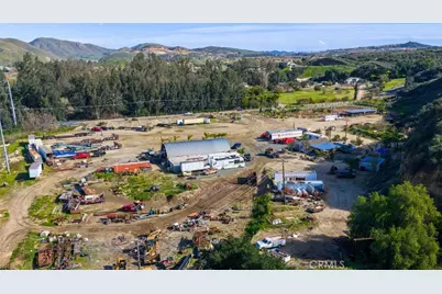 26741 Hostettler, Corona, CA 92883 - Photo 3