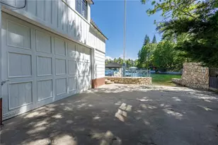 28641 N Shore Rd, Lake Arrowhead, CA 92352 - Photo 37