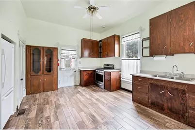 306 W 6th Street, Perris, CA 92570 - Photo 11